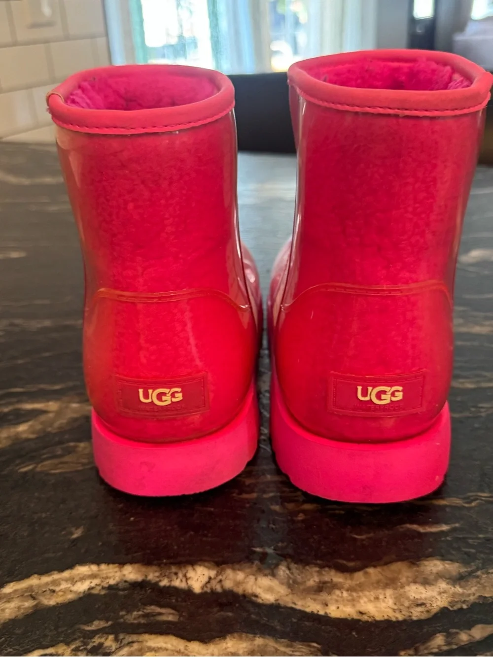 UGG vibrant pink